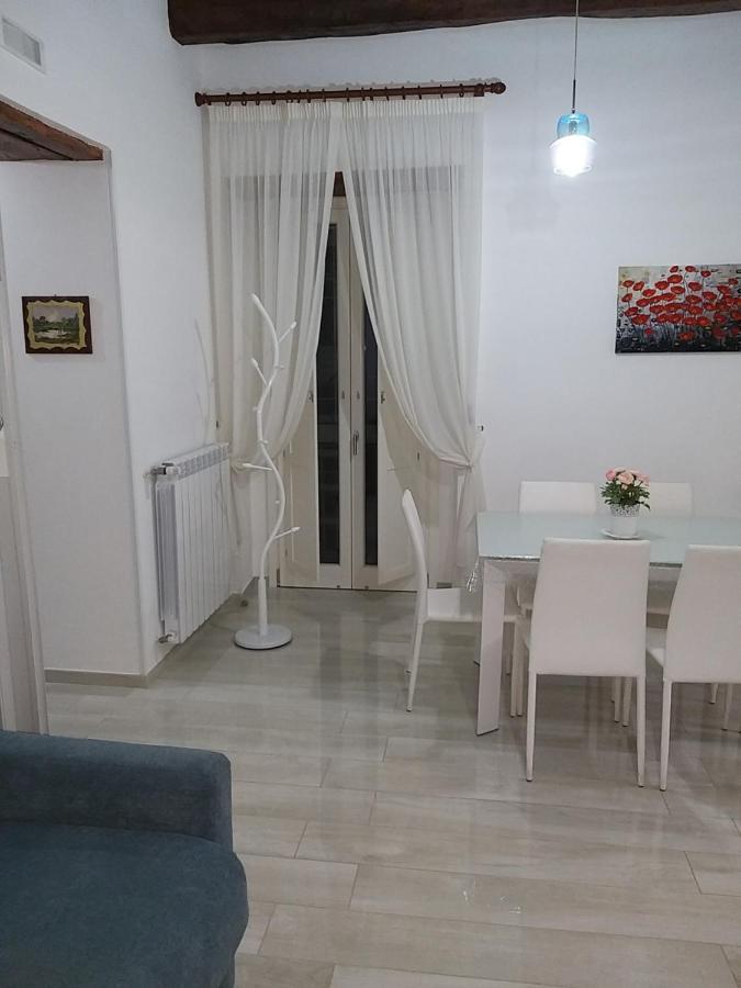 Al Teatro Verdi Luxury Apartment Salerno Bagian luar foto