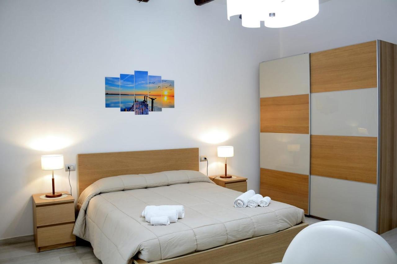 Al Teatro Verdi Luxury Apartment Salerno Bagian luar foto