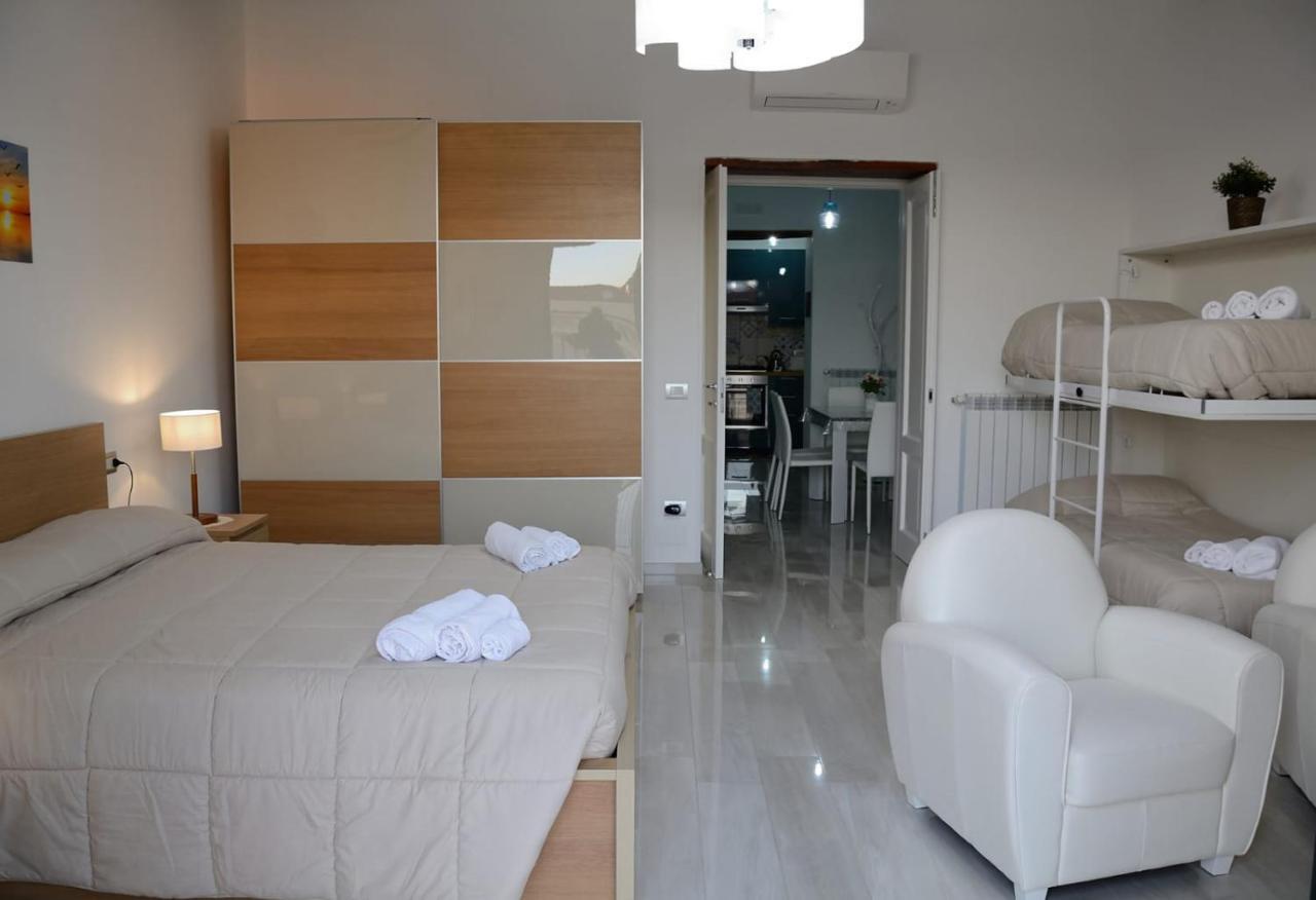 Al Teatro Verdi Luxury Apartment Salerno Bagian luar foto