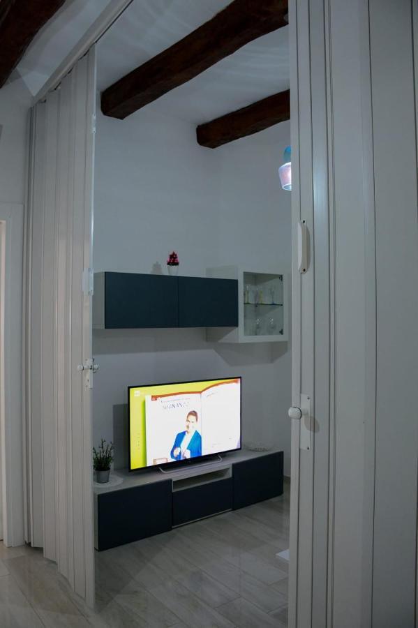 Al Teatro Verdi Luxury Apartment Salerno Bagian luar foto