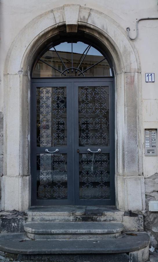Al Teatro Verdi Luxury Apartment Salerno Bagian luar foto